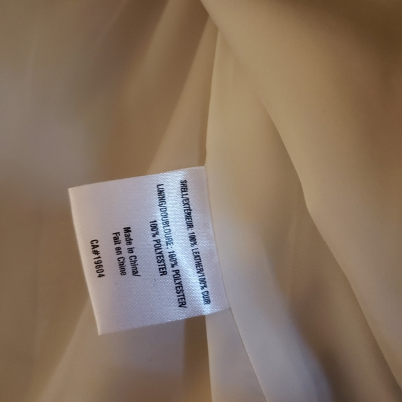 Super cute and fun yellow leather jacket! Size Small. Looks brand new! - Picture 3 of 5